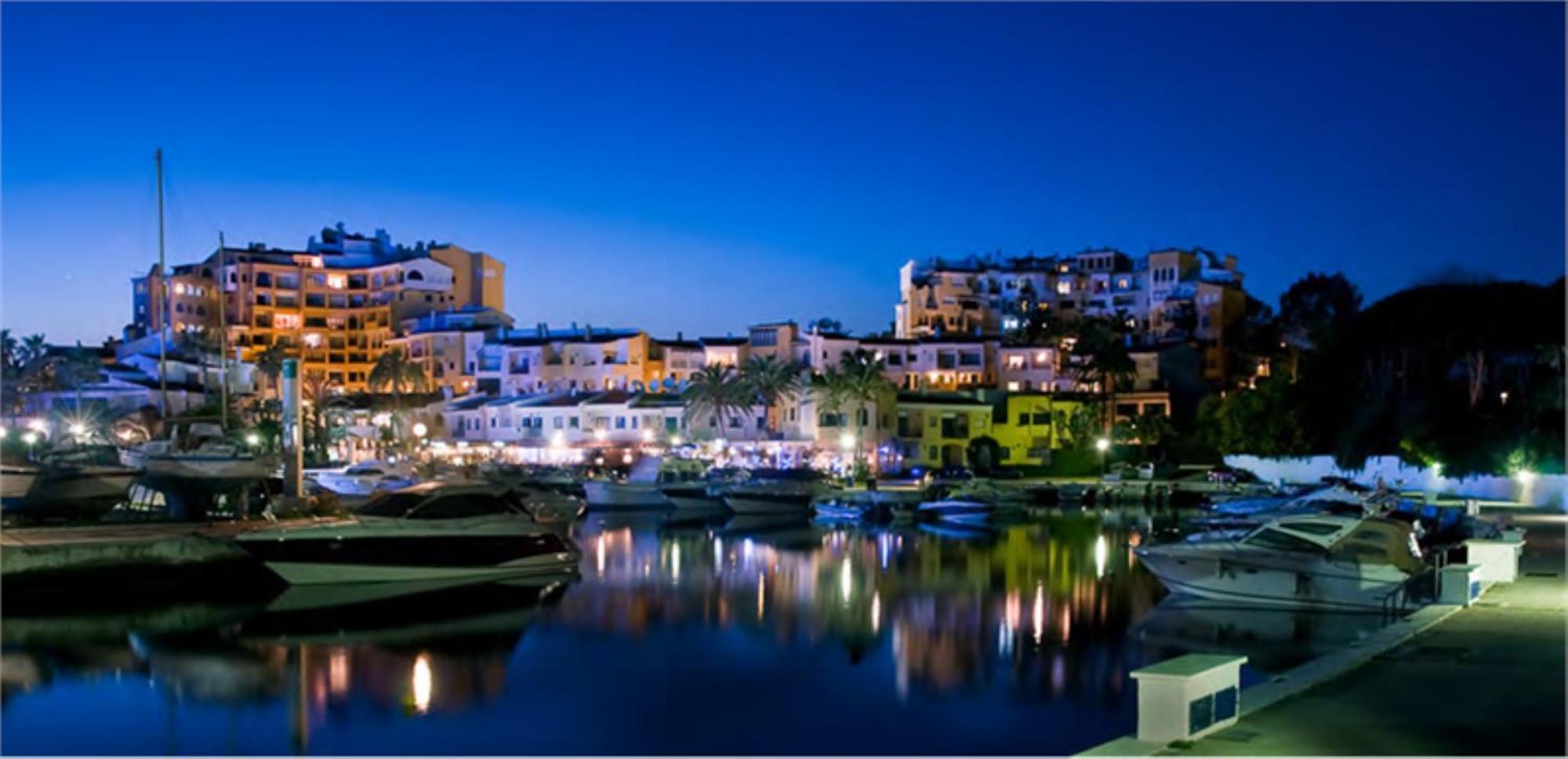 Lejlighed Casa Chico 2 Bedroom Townhouse 1 Mile From Marina & Beaches Marbella