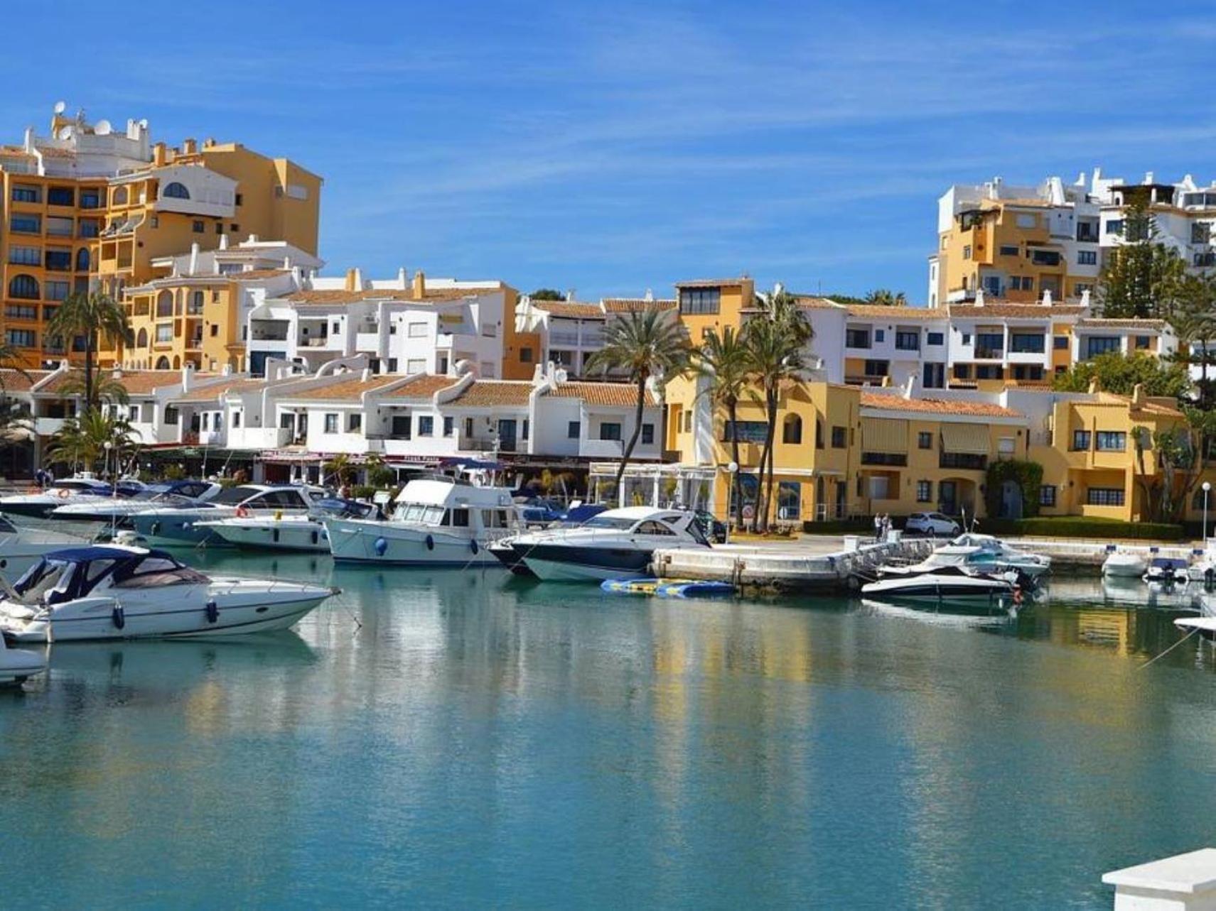 Lejlighed Casa Chico 2 Bedroom Townhouse 1 Mile From Marina & Beaches Marbella